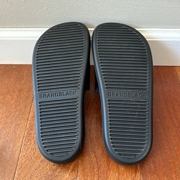 SOULCYCLE Women’s SOUL Slides - Picture 4 of 4